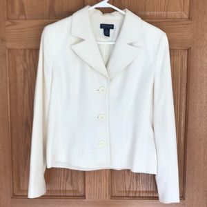 Women’s cream blazer